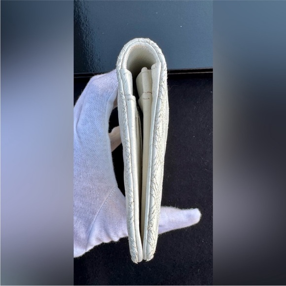 Chanel Diamond Stitch Quilted Wallet White Silver with Holo, Card and Box - EUC - Picture 10 of 14